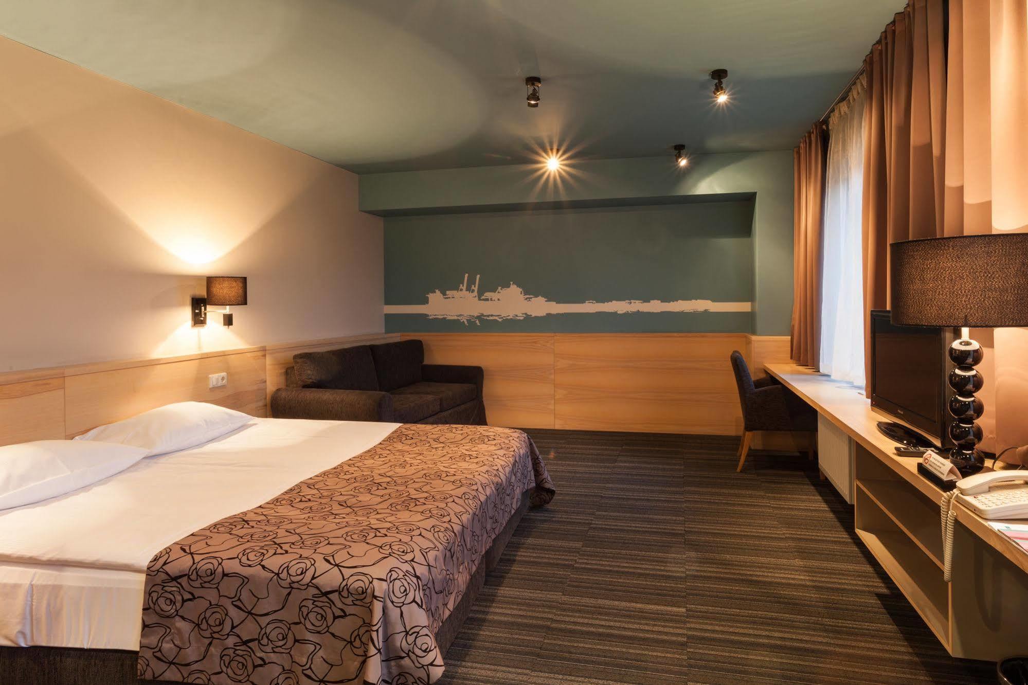 Rija Port Hotel ריגה מראה חיצוני תמונה